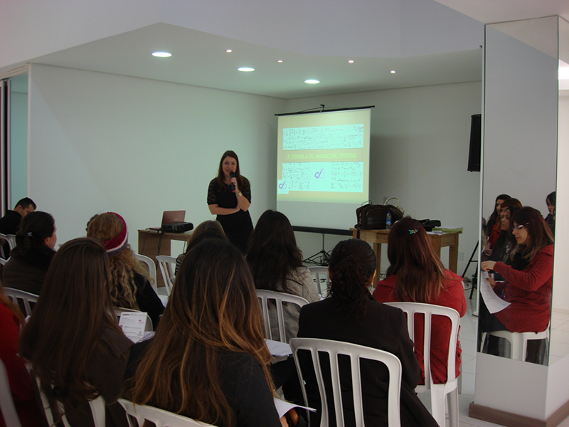 Colaboradores do Casa e Design participaram de palestra sobre A Frmula do Marketing Pessoal