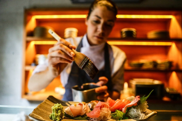 Casa e Sabor: Alice Celidí´nio que trabalhou no Miyoshi é a única Sushi-Chef em São Paulo